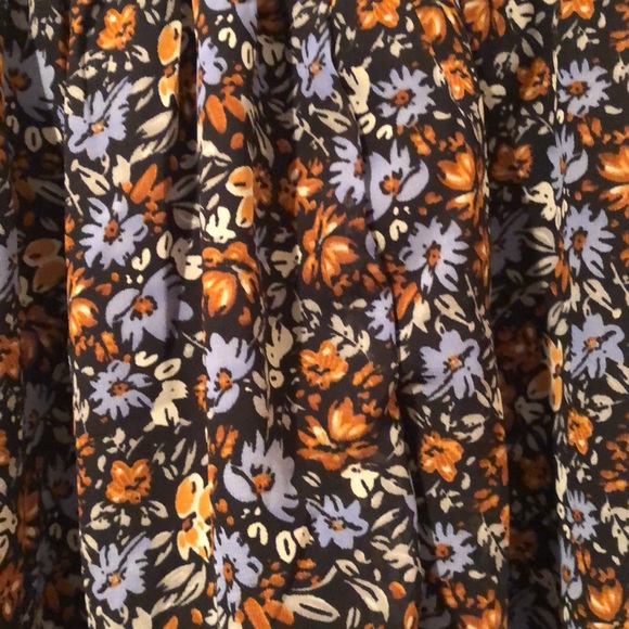 NWT Japner skirt Black w floral print. Ruffle layer in front sz medium - Picture 3 of 5